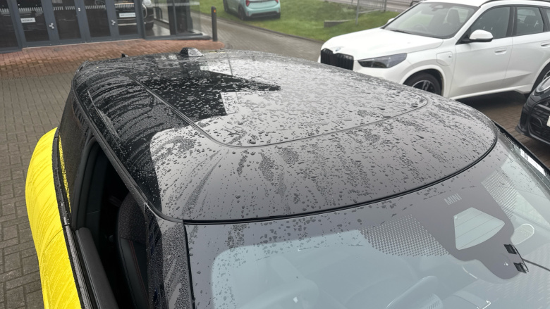 MINI Cooper 135kW E Sport [Level 2] 41kWh 3dr Auto Electric Hatchback